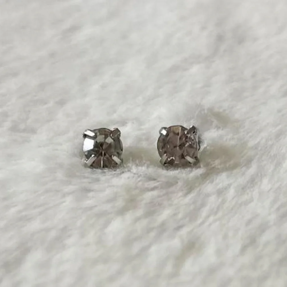 5/$15 🩷 MUST BUNDLE Silver-Tone Clear Crystal Stud Earrings
